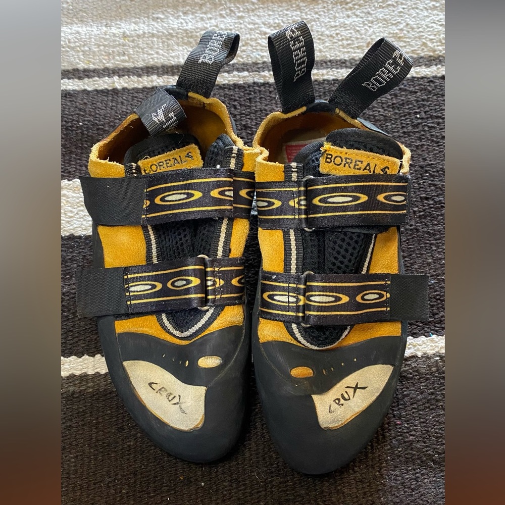 BOREAL BOY’S CRUX CLIMBING SHOES SIZE , Orange, 5 1/2.